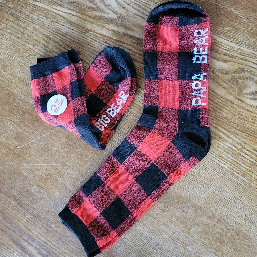 2 pair Of Socks New